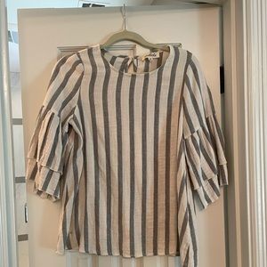 Euc grey and white top